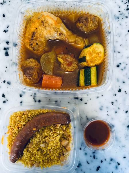 Couscous poulet merguez boulettes légumes chez un traiteur à Marignane