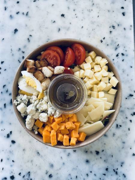 Salade fromagère produits frais à emporter